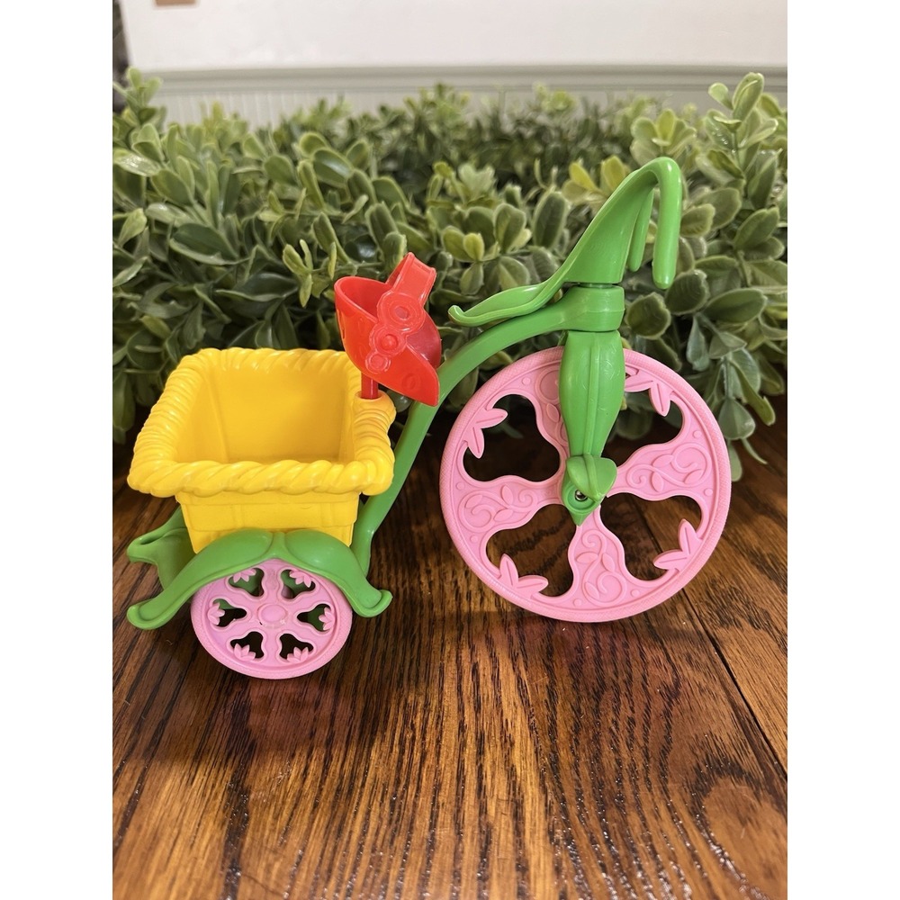 Strawberry Shortcake Doll Berry Cycle Trike Bicycle Vehicle Toy 1982 READ